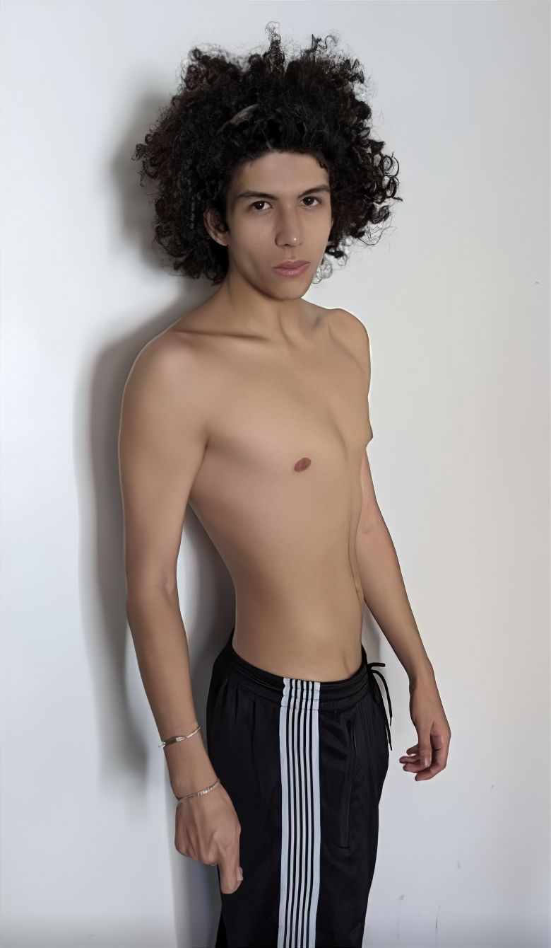 Male model photo shoot of lounesyakoubi in Montreal