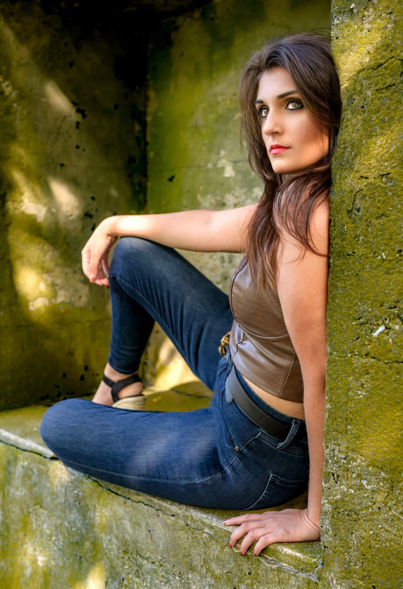 Female model photo shoot of taylorashleigh