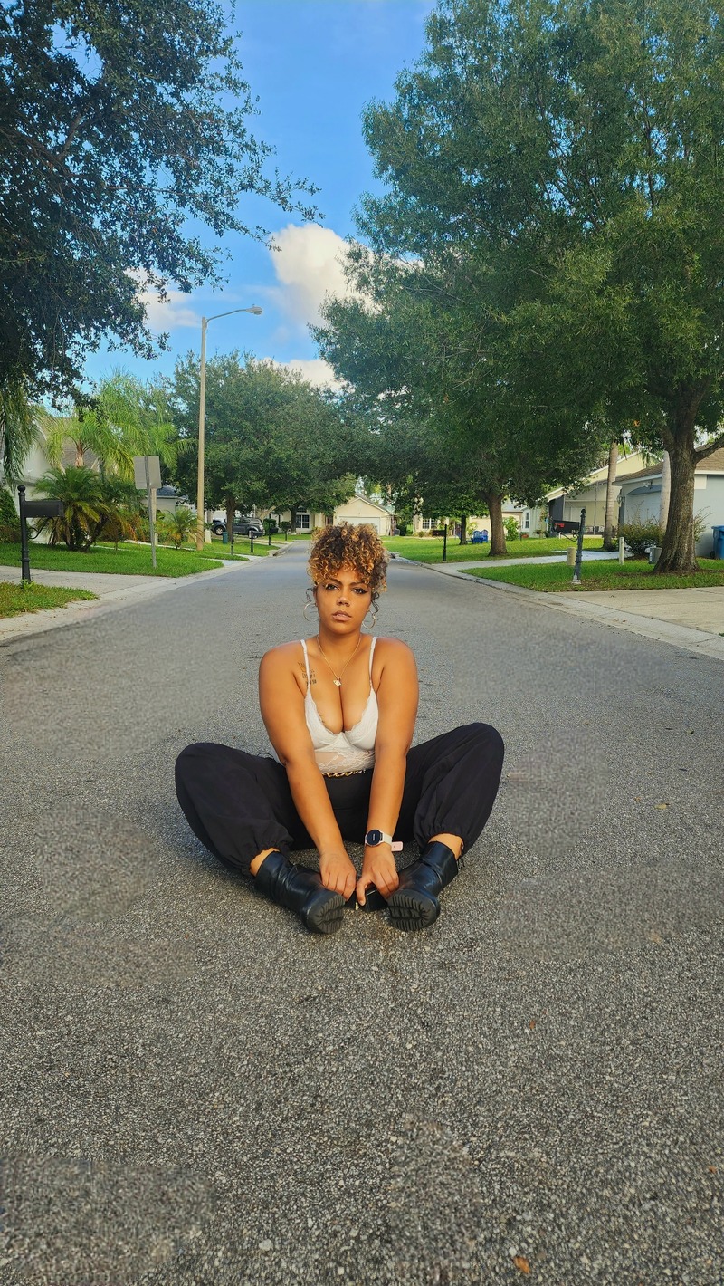 Female model photo shoot of SheSheila717 in Haines City, FL