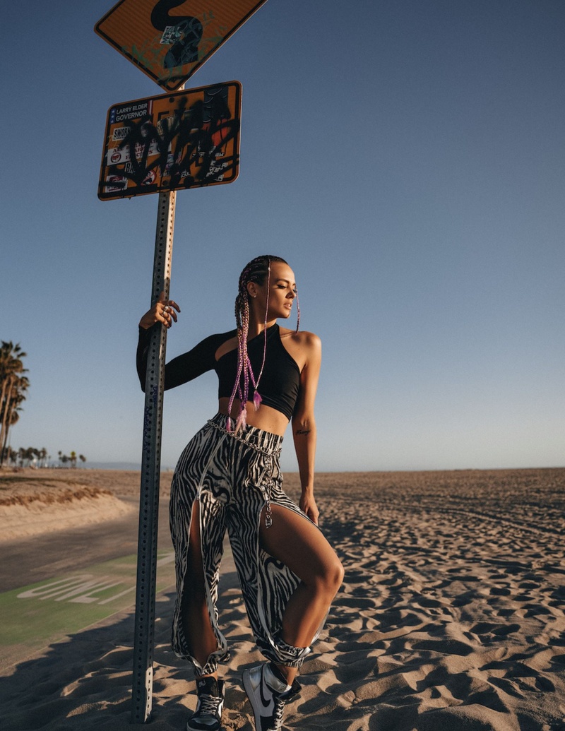 Female model photo shoot of Katrina Essence in Venice Beach