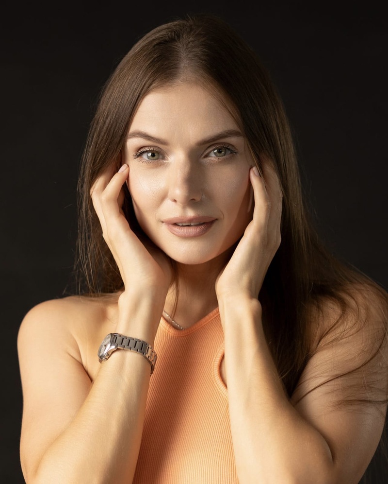 Female model photo shoot of Olga Kostina