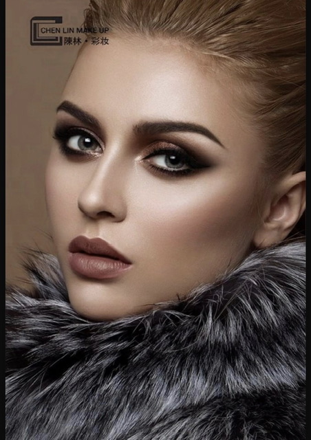 Female model photo shoot of Yuliia Krasnozhon