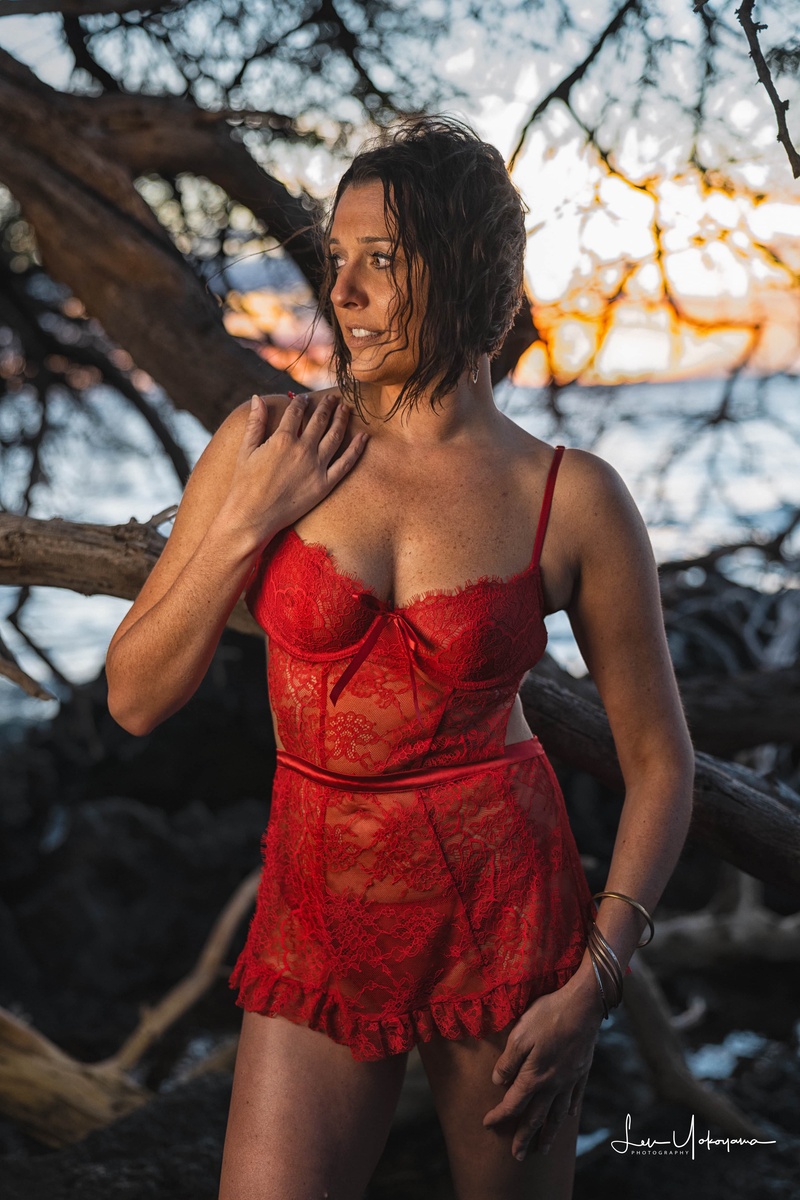 Female model photo shoot of Rachel Leigh by Mauna Kea Images in Big Island, Hawaii