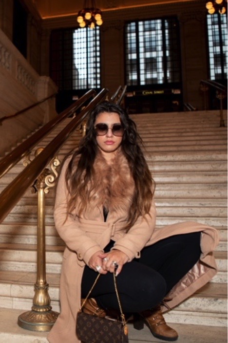 Female model photo shoot of denisebelyea in Union Station