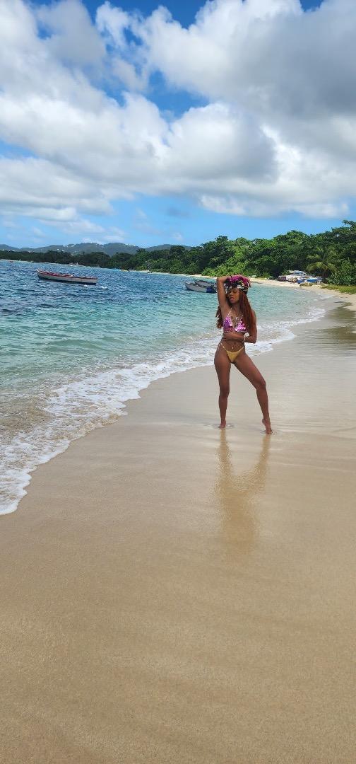 Female model photo shoot of Uniqu31 Da Model in Grenada