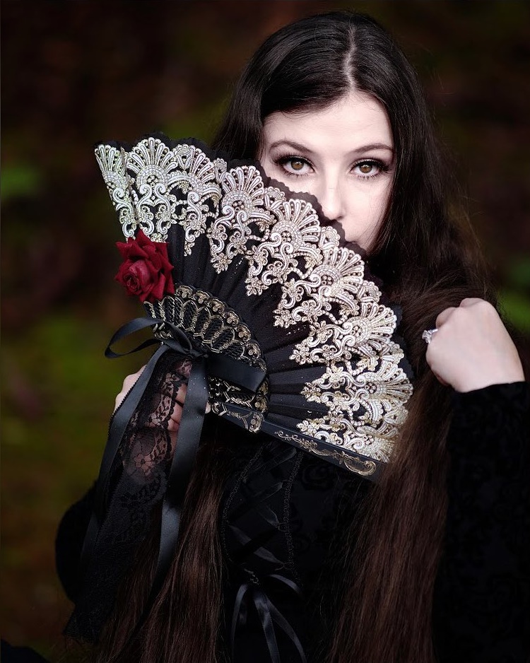 Female model photo shoot of Luna Lily