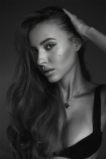 Female model photo shoot of Yuliya Rahmatulina