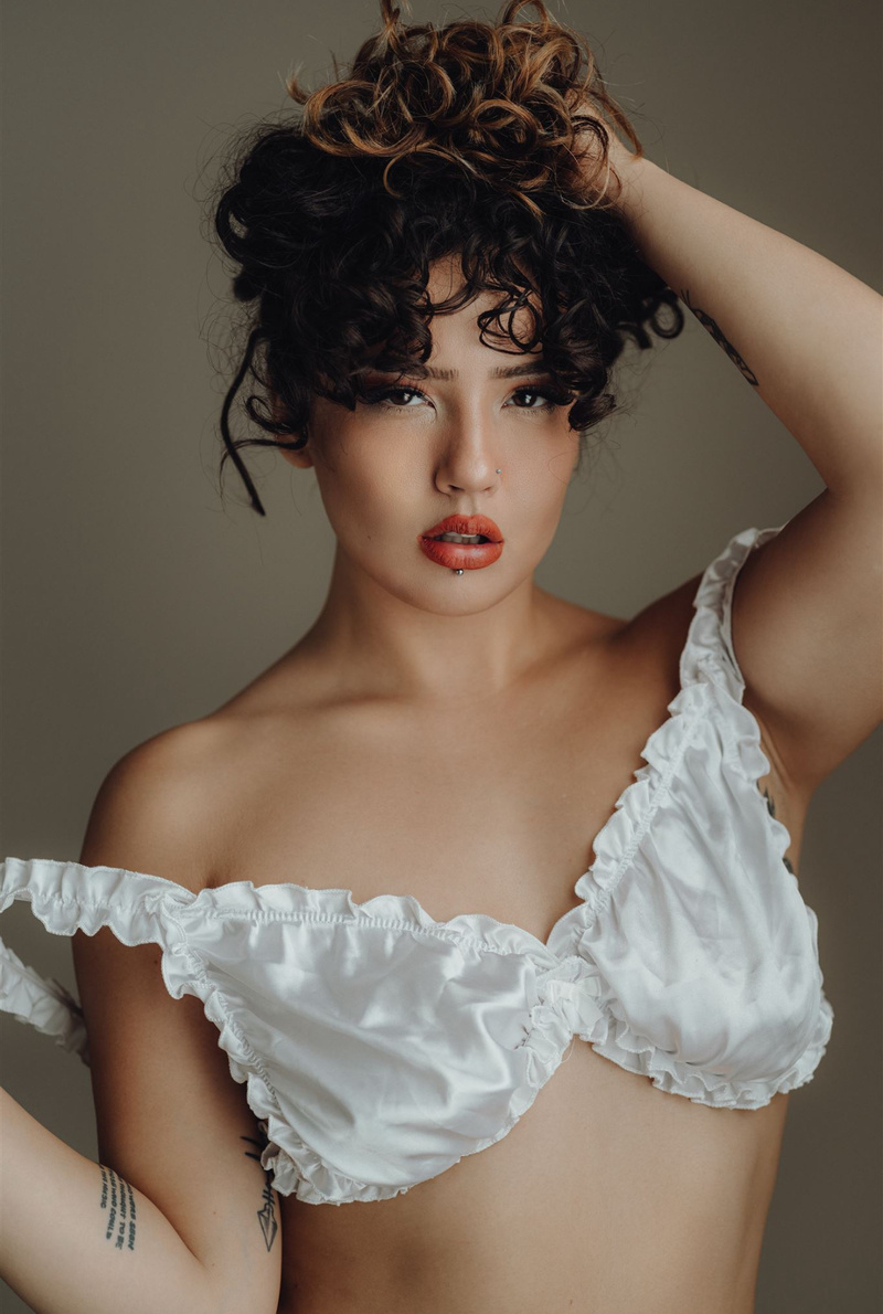 Female model photo shoot of Belle Amelie