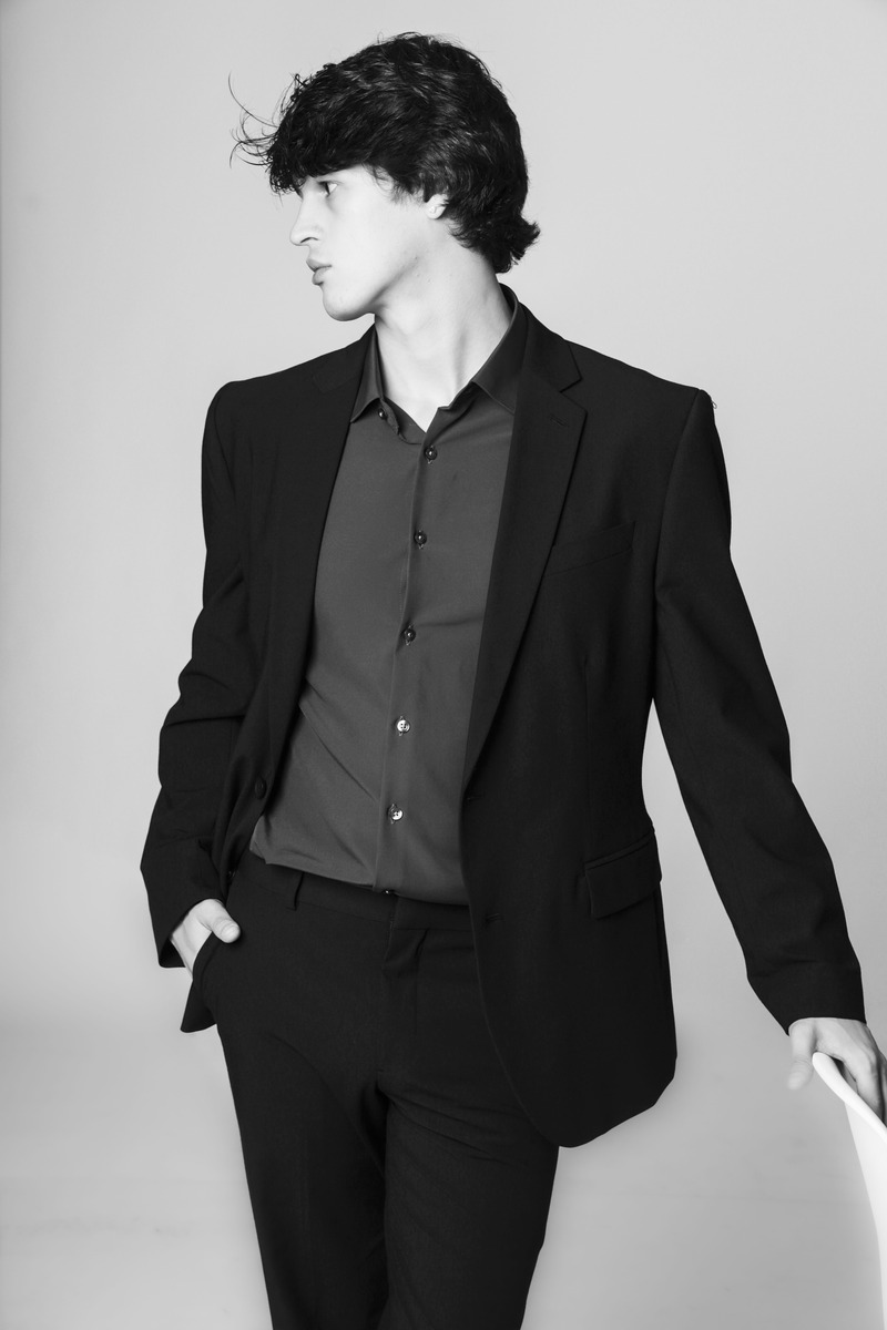 Male model photo shoot of Julian_Leonardo