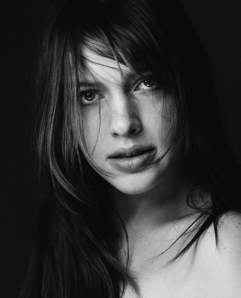 Female model photo shoot of jessievaughn