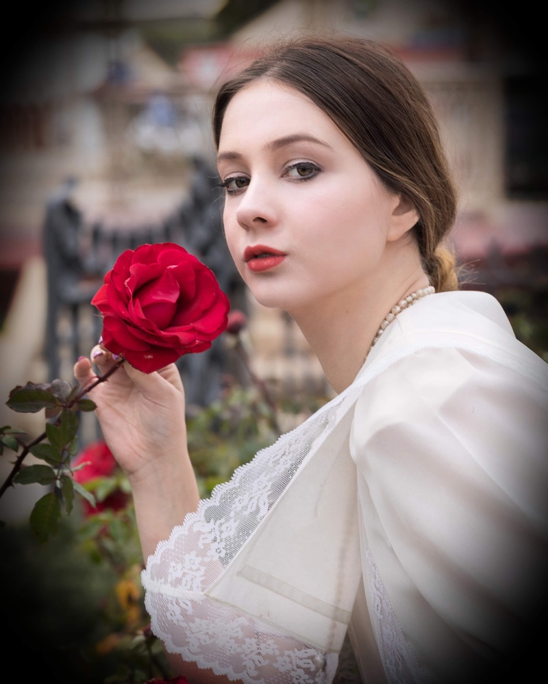 Female model photo shoot of Lola Rose