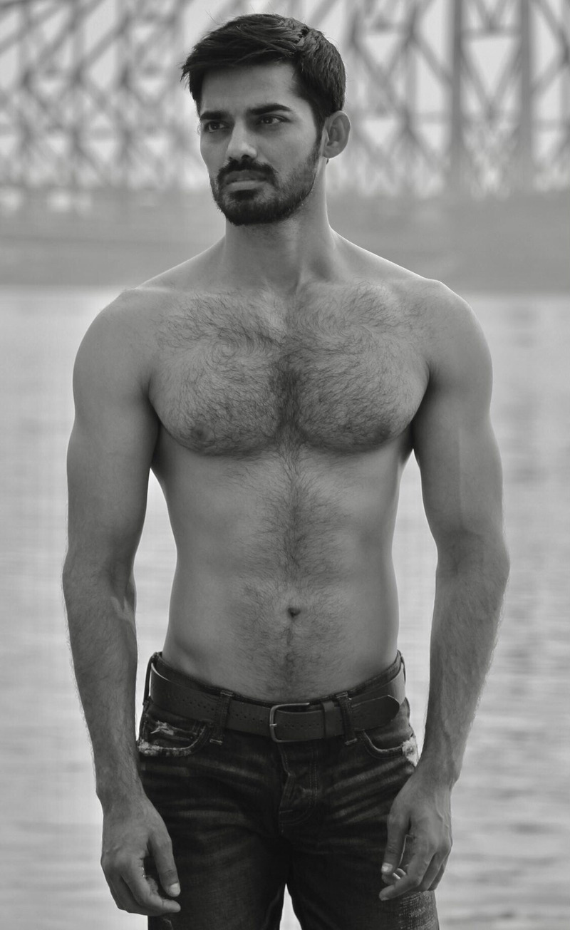 Male model photo shoot of Avinash Marwari