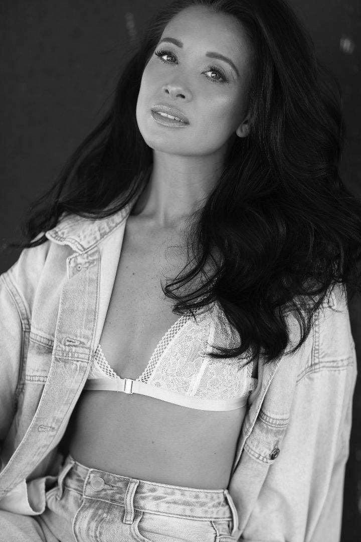 Female model photo shoot of Bex Leung