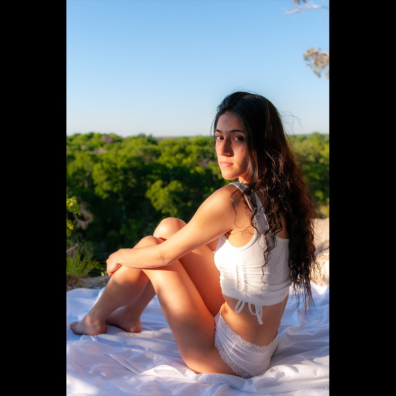 Female model photo shoot of Jazmin Reyes