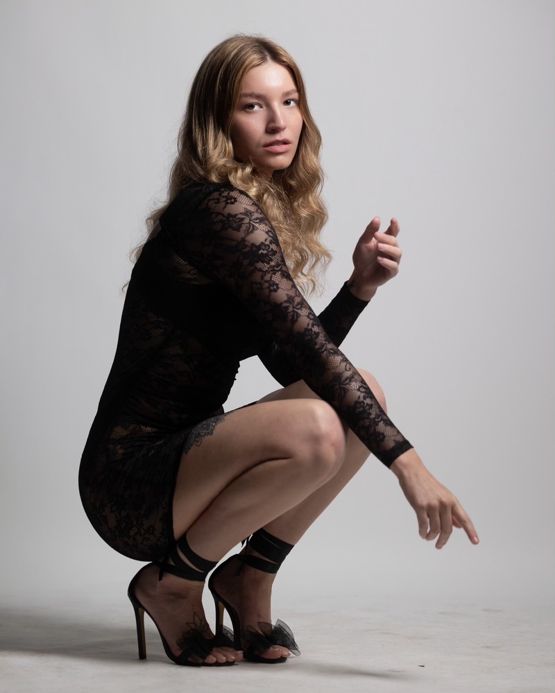 Female model photo shoot of laciemajor by Livesay Photography