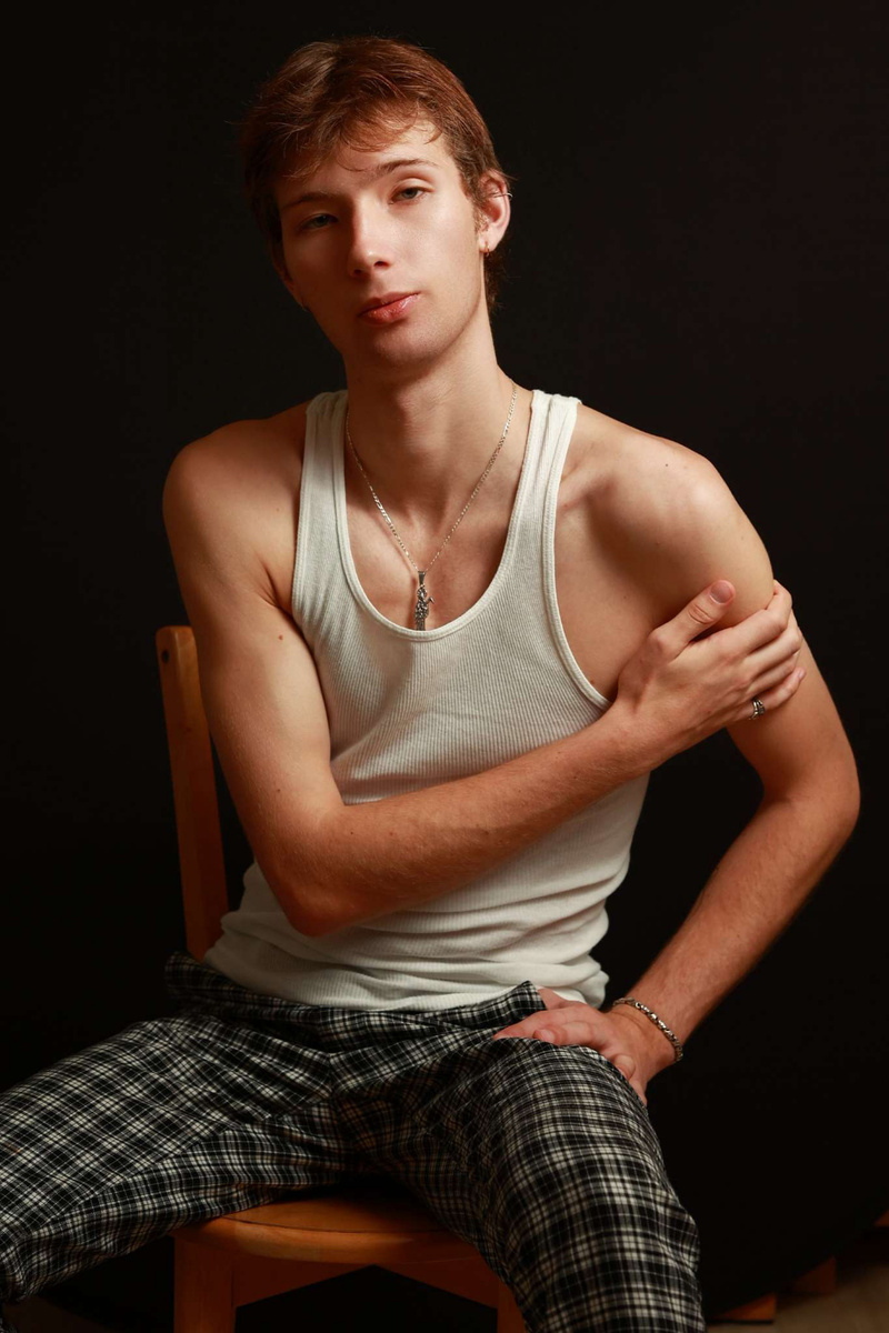 Male model photo shoot of Milanoppermann19