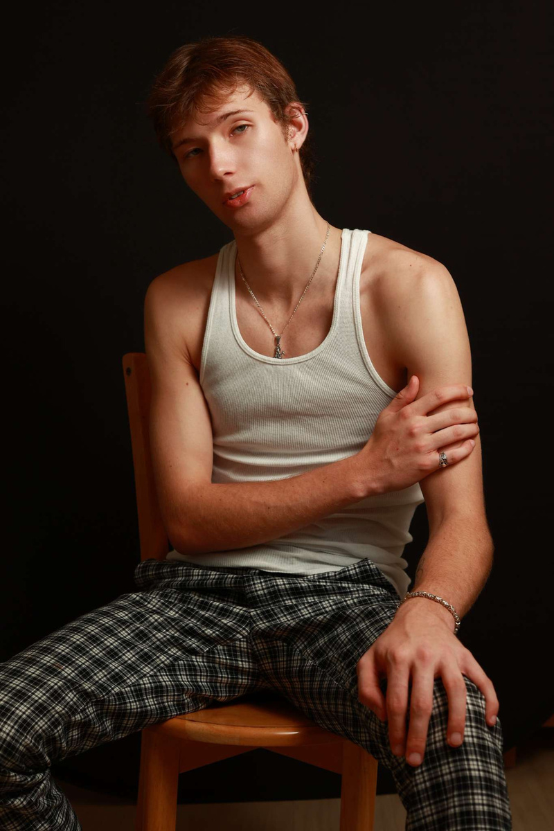 Male model photo shoot of Milanoppermann19