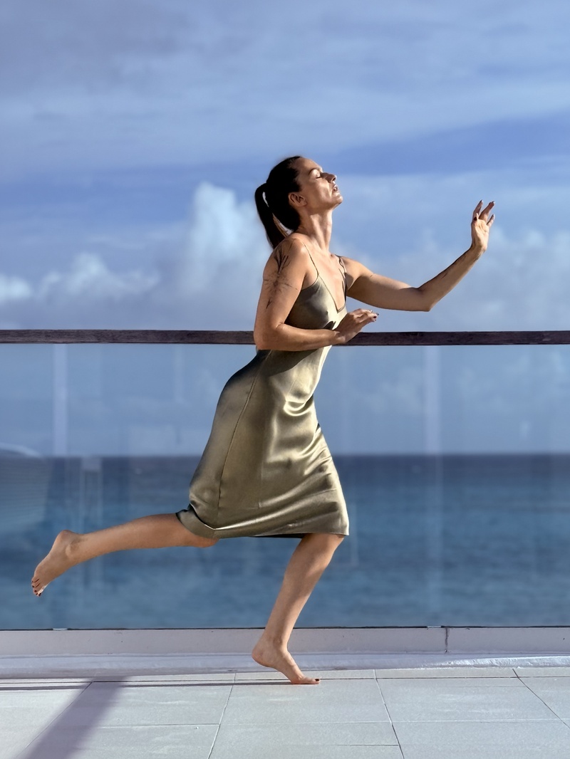 Female model photo shoot of weissanna